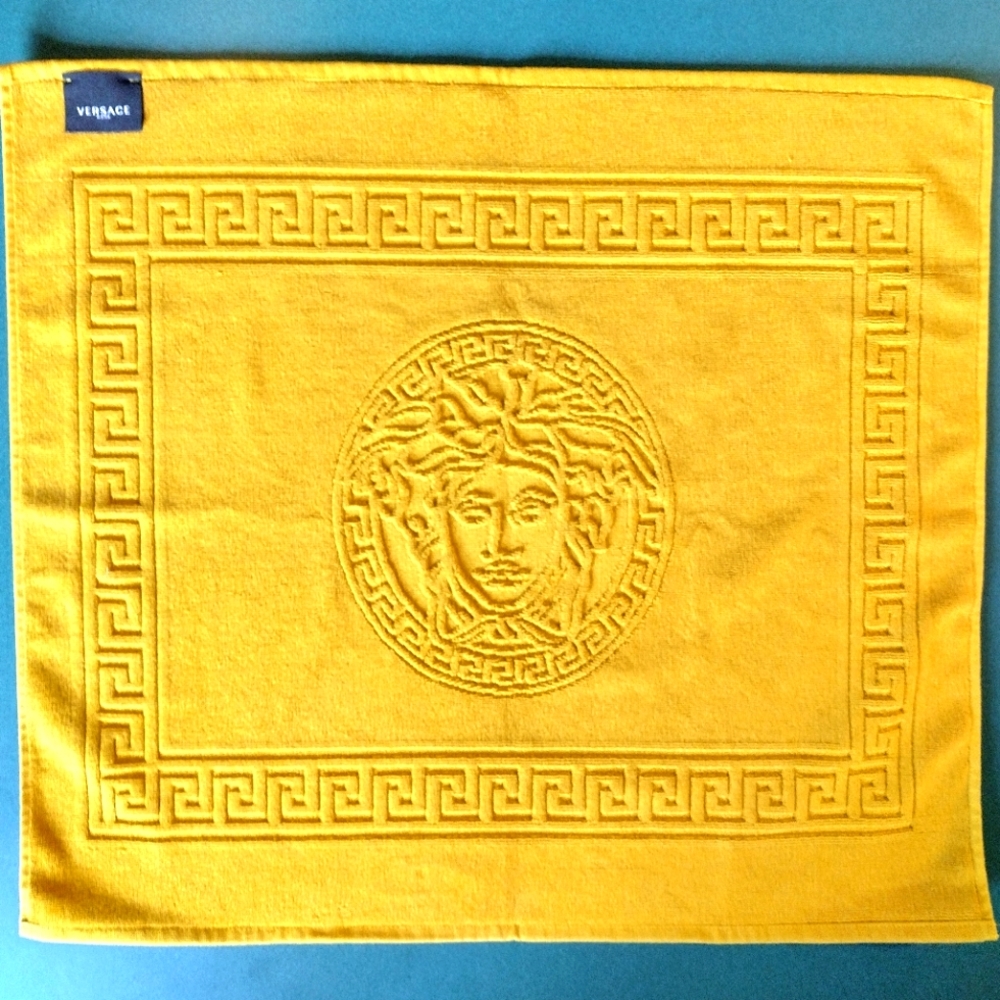 1 Left! BRAND NEW Versace Home Medusa & Greek Key Towel or Bath Mat - Picture 8 of 8
